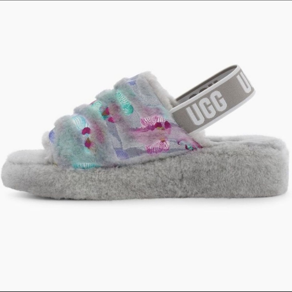 UGG FLUFF YEAH TIGER FLOWER
LIGHT GRAY WOOL SLIPPERS SANDALS SIZE 7 - Picture 2 of 12